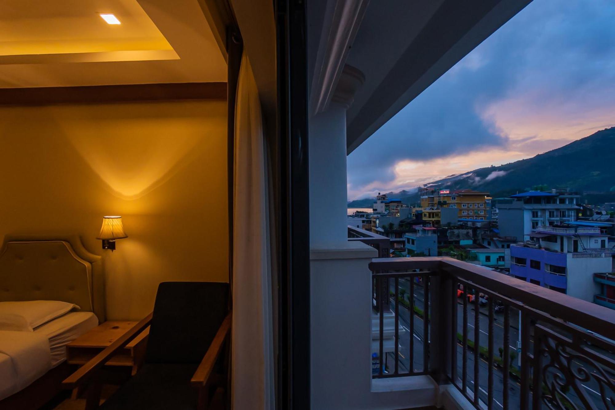 Hotel Fewa Trip Pokhara Exteriör bild