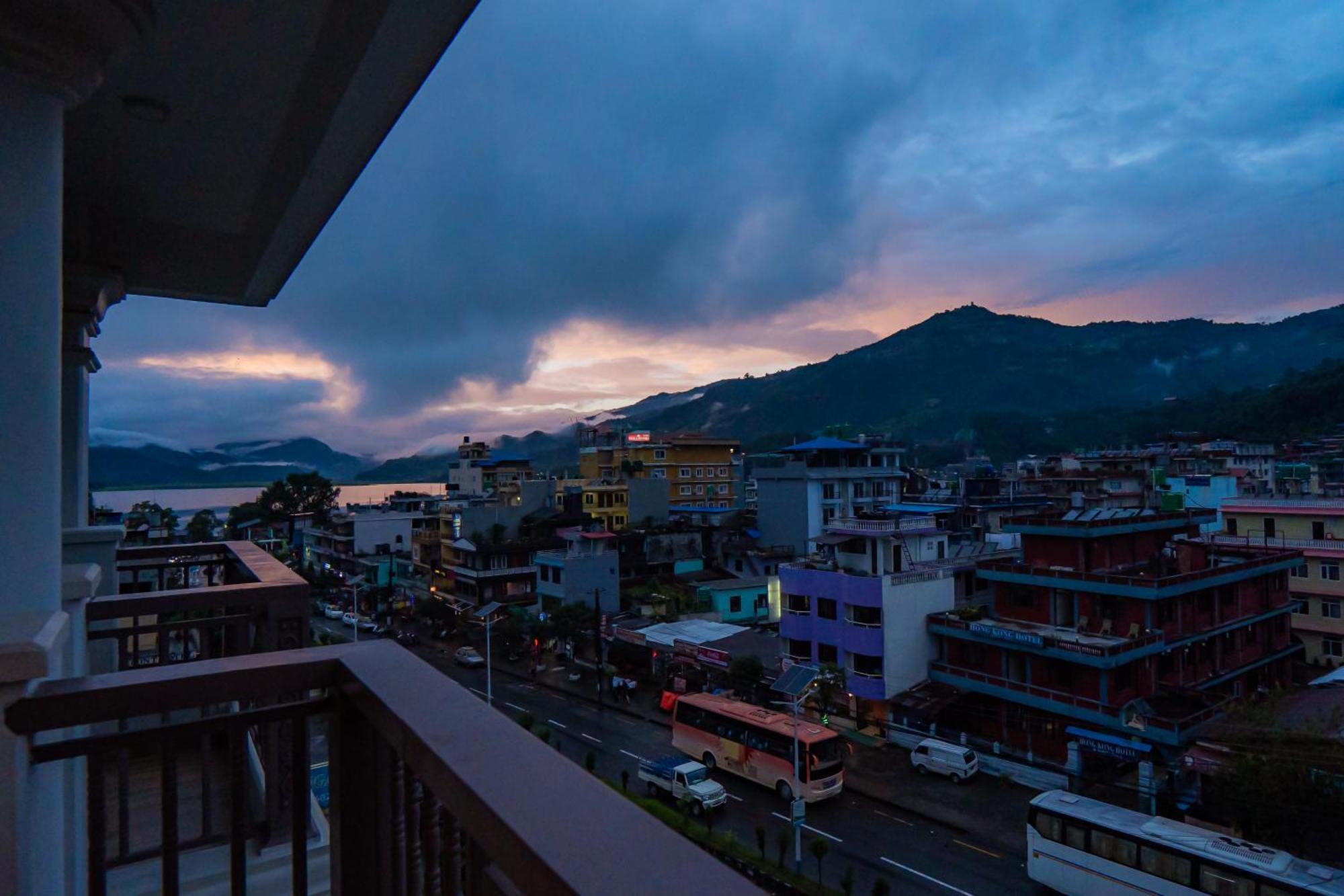 Hotel Fewa Trip Pokhara Exteriör bild