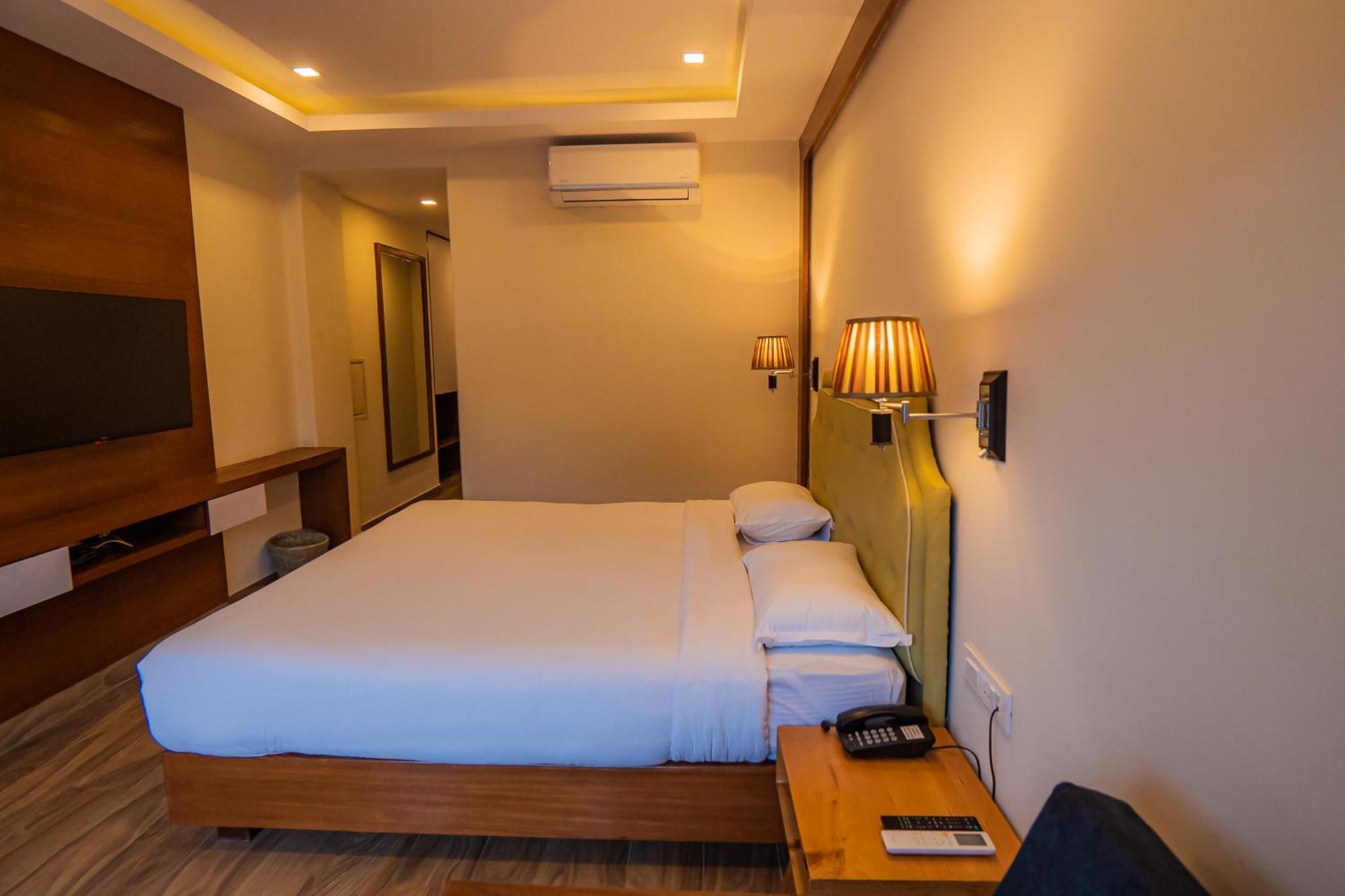 Hotel Fewa Trip Pokhara Exteriör bild